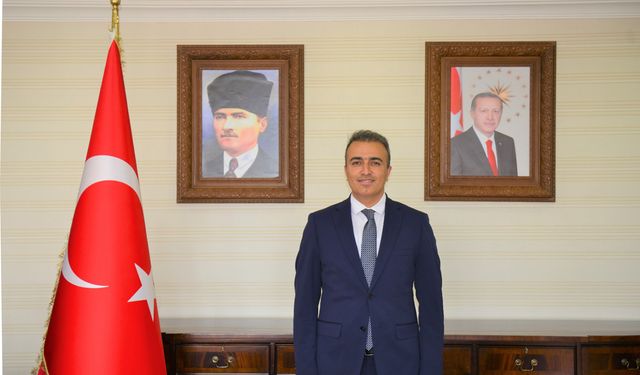 Vali Hayrettin Çiçek kimdir ?