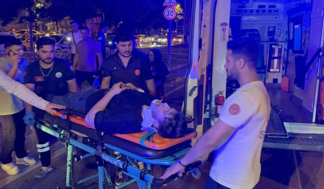 İstanbul'da motosiklet yayaya çarptı: 1'i ağır 3 yaralı