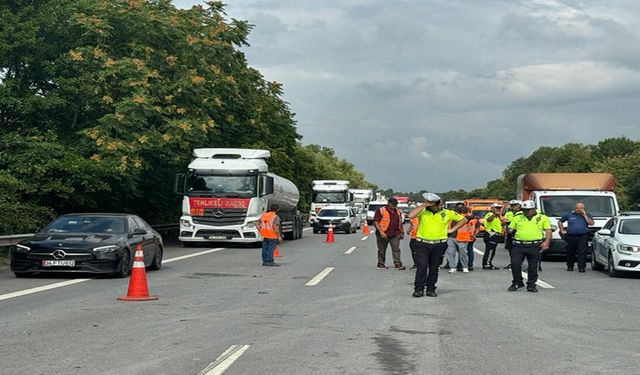 Hafif ticari araç ile minibüs çarpıştı! 3 kişi can verdi, 3 kişi yaralandı