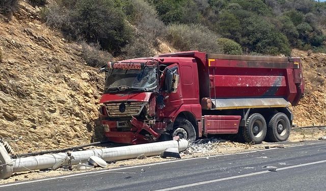 Otomobilin hurdaya döndüğü kaza ucuz atlatıldı