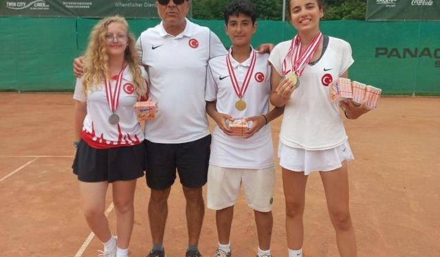 Antalyalı Zeynepsu'dan, İşitme Engelliler Avrupa Tenis Şampiyonası’nda gümüş madalya