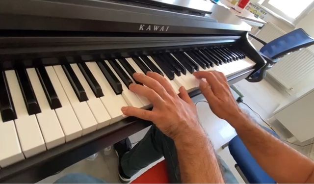 ALKÜ ve ALTSO’dan deprem bölgesine piyano bağışı