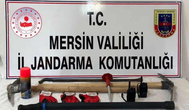 Mersin'de kaçak kazı yapan 3 şüpheli yakalandı