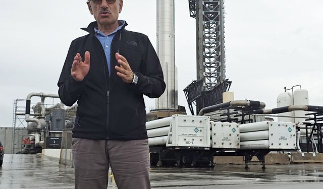 Bakan Uraloğlu, SpaceX'in üretim ve fırlatma tesisini inceledi