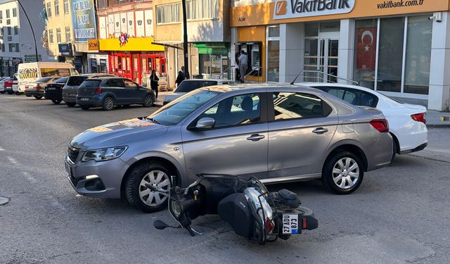 Afşin’de Maddi Hasarlı Trafik Kazası