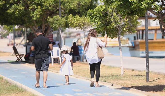 Adana, Mersin ve Osmaniye'de sıcak havanın etkisi sürüyor