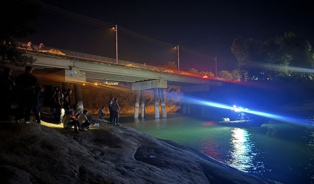 Adana'da baraj gölüne giren genç gözden kayboldu