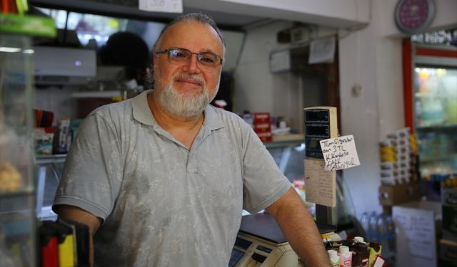 Adana'daki fırtınanın etkisi güvenlik kamerasınca görüntülendi