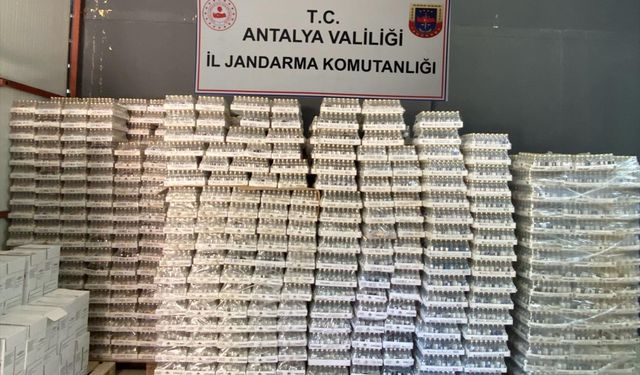 Antalya'da 800 litre kaçak içki ele geçirildi