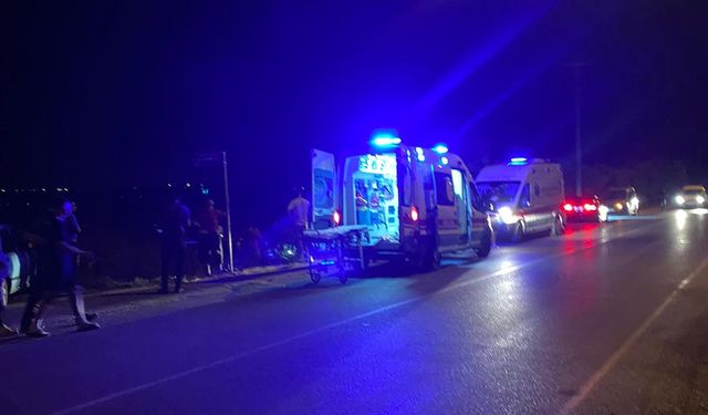 Antalya'da otomobil ve motosikletin çarpıştığı kazada 2 kişi yaralandı