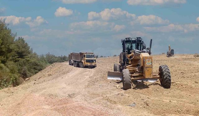 Tarsus Belediyesi kırsal mahallelerdeki yol çalışmasına hız verdi