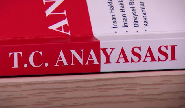 Meclis'te yeni anayasa çalışmaları tatilde de sürecek