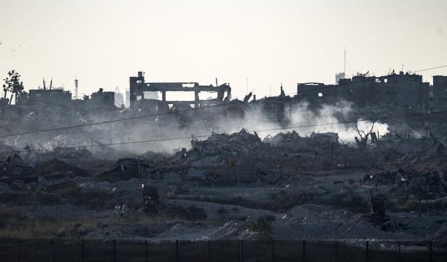 İsrail'in Gazze'nin kuzeyindeki Şeyh Rıdvan Mahallesi'ne gece yaptığı saldırıda 4 Filistinli öldü