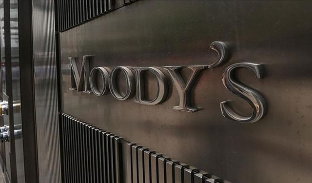 Moody's Türkiye'nin kredi notunu iki kademe yükseltti