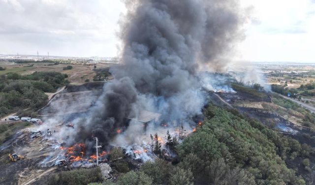 Tekirdağ'da geri dönüşüm tesisinde yangın