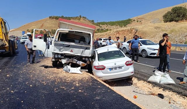 Adıyaman'da otomobille kamyon çarpıştı: 1 ölü, 3 yaralı