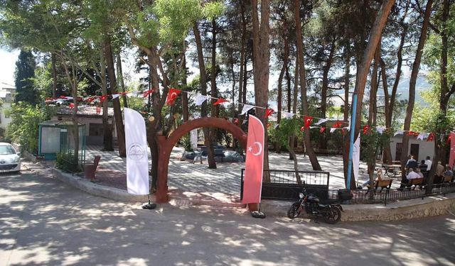 Yenileme çalışmalar yapılan park hizmete açıldı