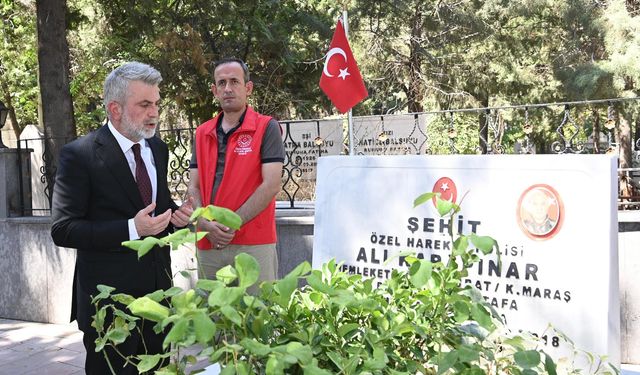 15 Temmuz Demokrasi ve Milli Birlik Günü’nde Şehitler Kabirleri Başında Anıldı