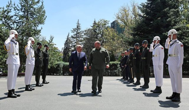 Milli Savunma Bakanı Güler, Ukraynalı mevkidaşı Umerov ile bir araya geldi