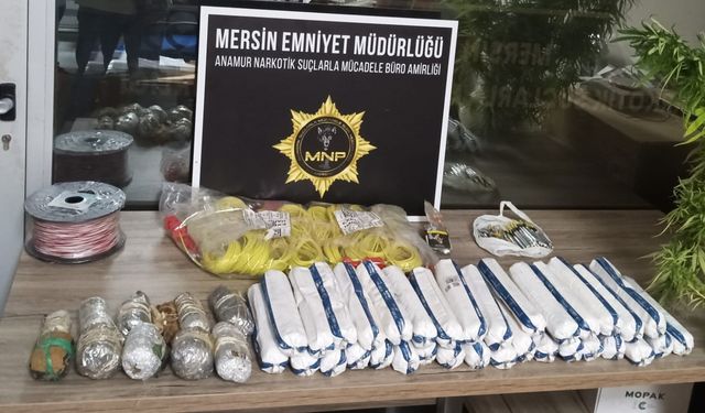 Mersin'de 19 kilo dinamit ve uyuşturucu ele geçirildi