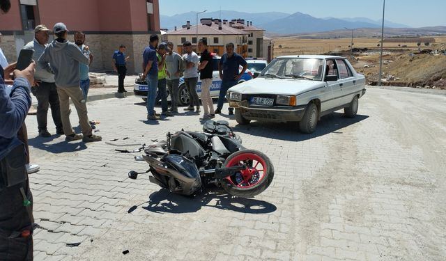 Afşin’de Otomobil ile Motosiklet Çarpıştı: 1 Yaralı