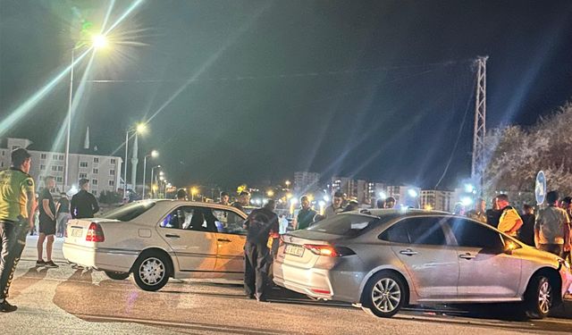 Afşinbey Caddesi’nde Yine Kaza: 1 Yaralı