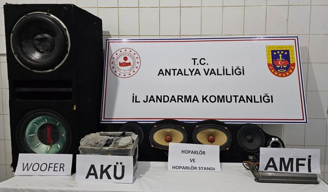 Antalya'da otomobilden hırsızlık yapan 4 kişi tutuklandı