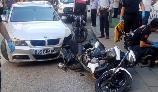 Isparta'da motosikletle otomobilin çarpıştığı kaza güvenlik kamerasına yansıdı