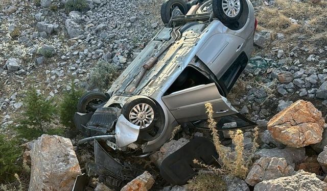 Mersin'de otomobilin şarampole devrilmesi sonucu 3 kişi yaralandı