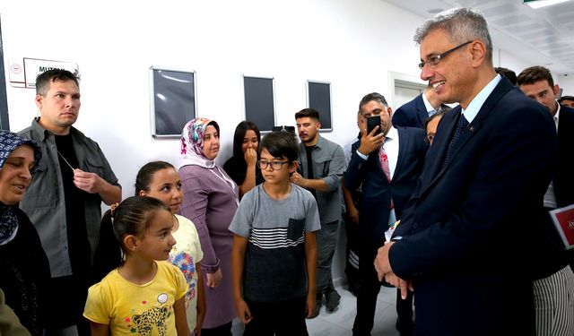 Sağlık Bakanı Kemal Memişoğlu, Hatay'da ziyaretlerde bulundu