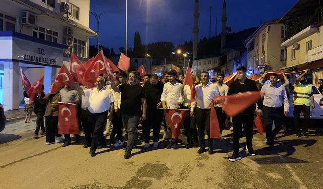 Şarkıcı Bayhan, Adana'da konser verdi