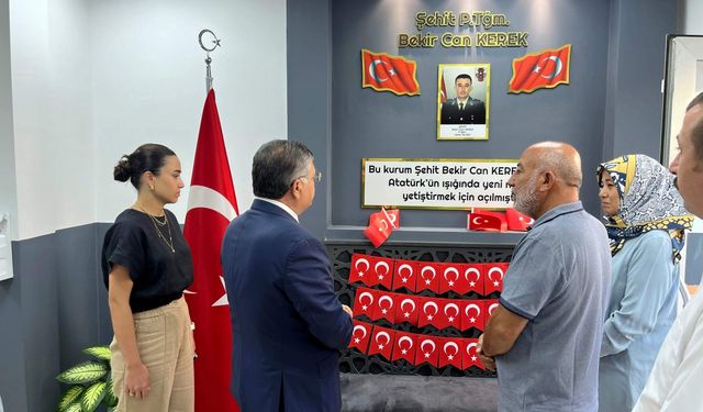 Vali Özarslan, Şehit Piyade Teğmen Bekir Can Kerek adına düzenlenen anı köşesini inceledi