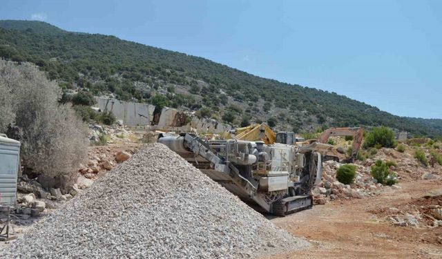 Demre Yatıkardıç Yayla yolu yenileniyor