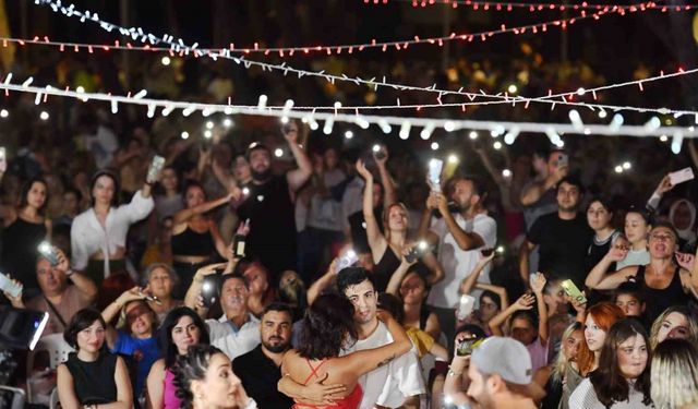 Konyaaltı yaz konserleri Hayatpark’ta başladı