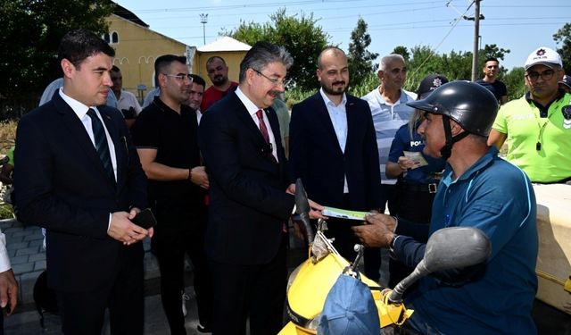 Osmaniye’de "Ceza Yok, Kask Var" mottosuyla motor sürücülerine kask dağıtıldı