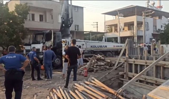 Osmaniye’de elektrik direğine çarpan beton pompası alev aldı: 2 kişi yaralandı