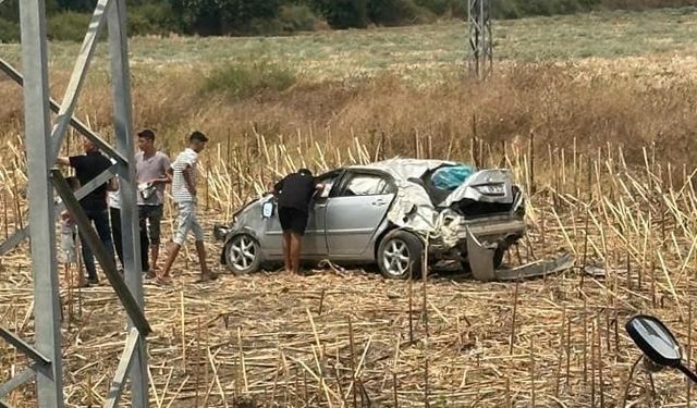 Osmaniye’de otomobil tarlaya uçtu: 2 yaralı