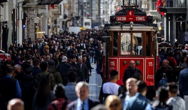 Türkiye'nin Kadın Nüfusu 2026'da Erkekleri Geçecek