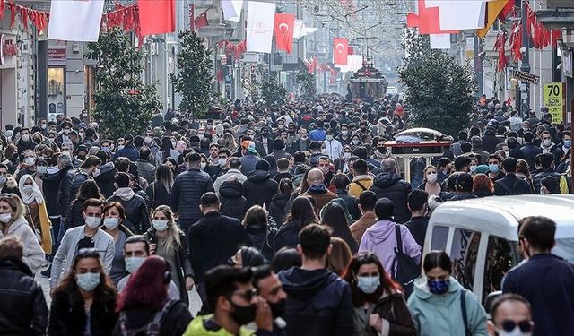 Türkiye'nin Genç Nüfus Oranı Projeksiyonları Alarm Veriyor