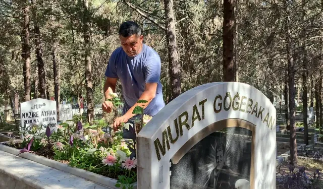 Murat Göğebakan’ı Vefatının 10. Yılında Çiçeklerle Andılar