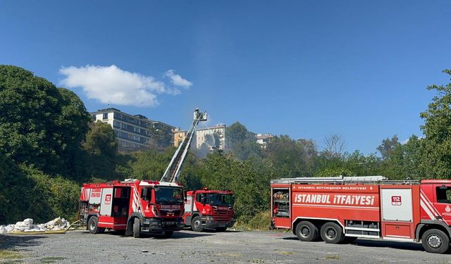 Avcılar'da yangın: Ekiplerin müdahalesi sürüyor