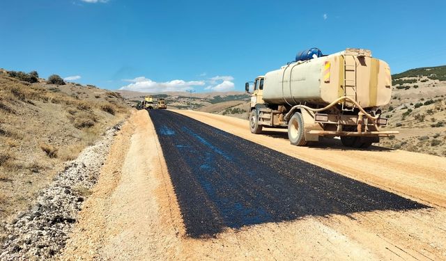 Büyükşehir, Afşin Kırsalında da Ulaşım Atağını Sürdürüyor