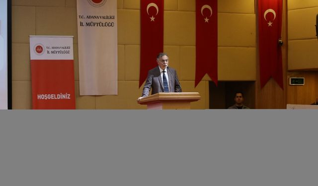 Adana'da "Peygamberimiz ve şahsiyet inşası" konferansı düzenlendi