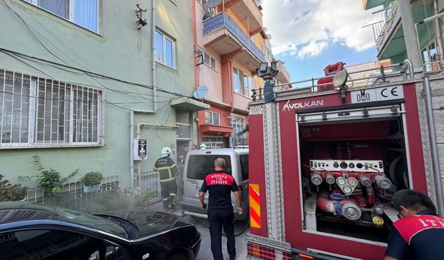 Burdur'da bir binanın bodrum katında çamaşır makinesinden çıkan yangın söndürüldü