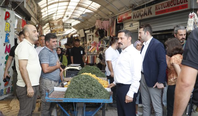 Hatay Valisi Mustafa Masatlı, tarihi Uzun Çarşı esnafını ziyaret etti