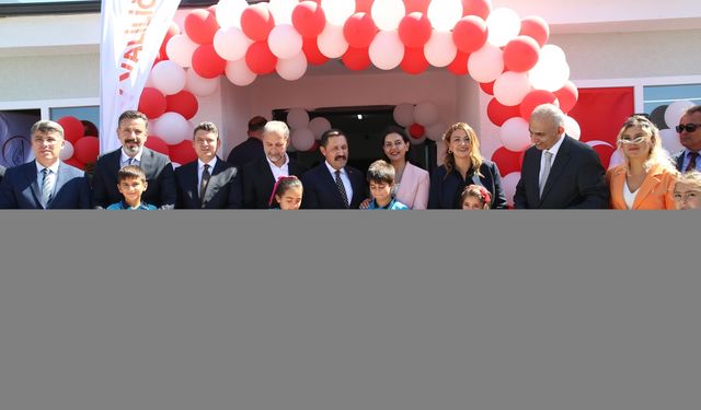 Hatay'da hayırsever iş insanının desteğiyle yaptırılan okul hizmete girdi