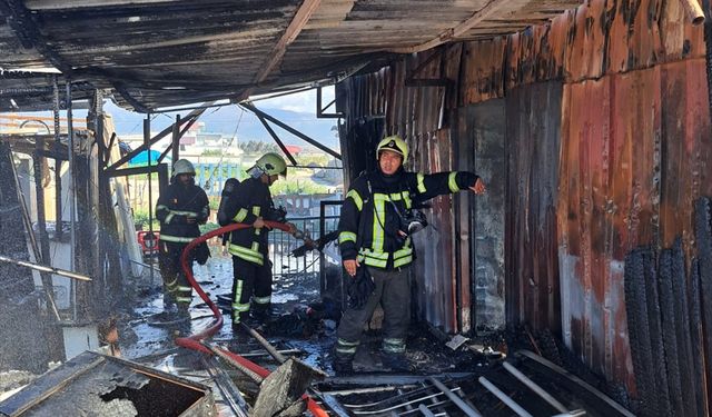 Hatay'da prefabrik evde çıkan yangın söndürüldü