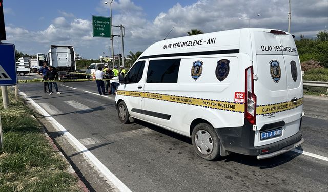 Hatay'da tırın çarptığı 4 yaşındaki çocuk öldü, kardeşi ve annesi yaralandı