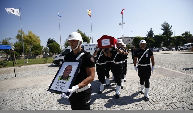 İstanbul'da trafik kazasında ölen polis memuru, Antalya'da toprağa verildi