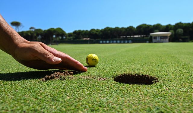 Milyon dolarlık golf sahalarının bakımı özenle yapılıyor